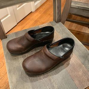 Dansko Dark Brown Raw Leather Clogs sz 37 or 6-1/2-7